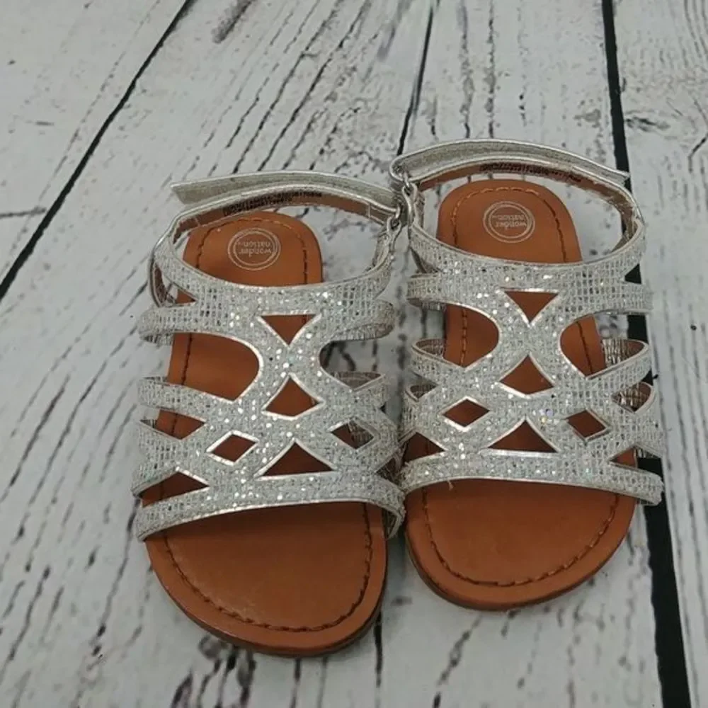 Wonder Nation Silver‎ Glitter Sandals